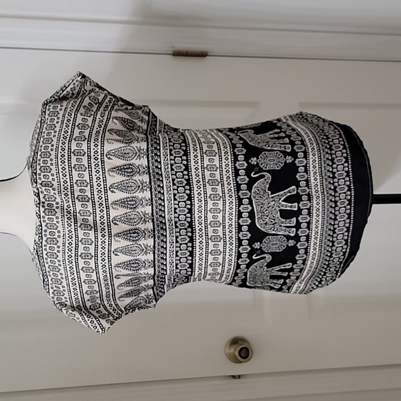 Live 4 Truth Size M Black and Cream Boho Paisley Pattern Blouse with Elephants - Picture 5 of 12